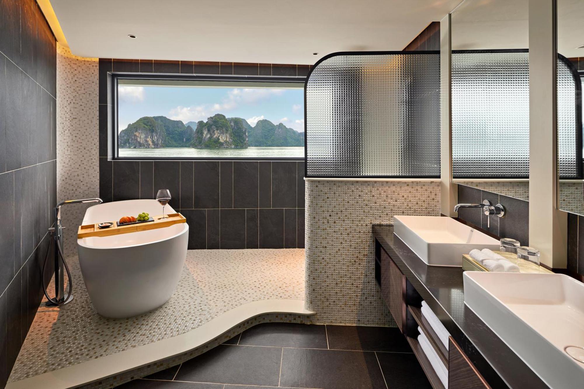 Grand Pioneers Halong Bay Cruise 2 Hotel Ha Long Exterior photo